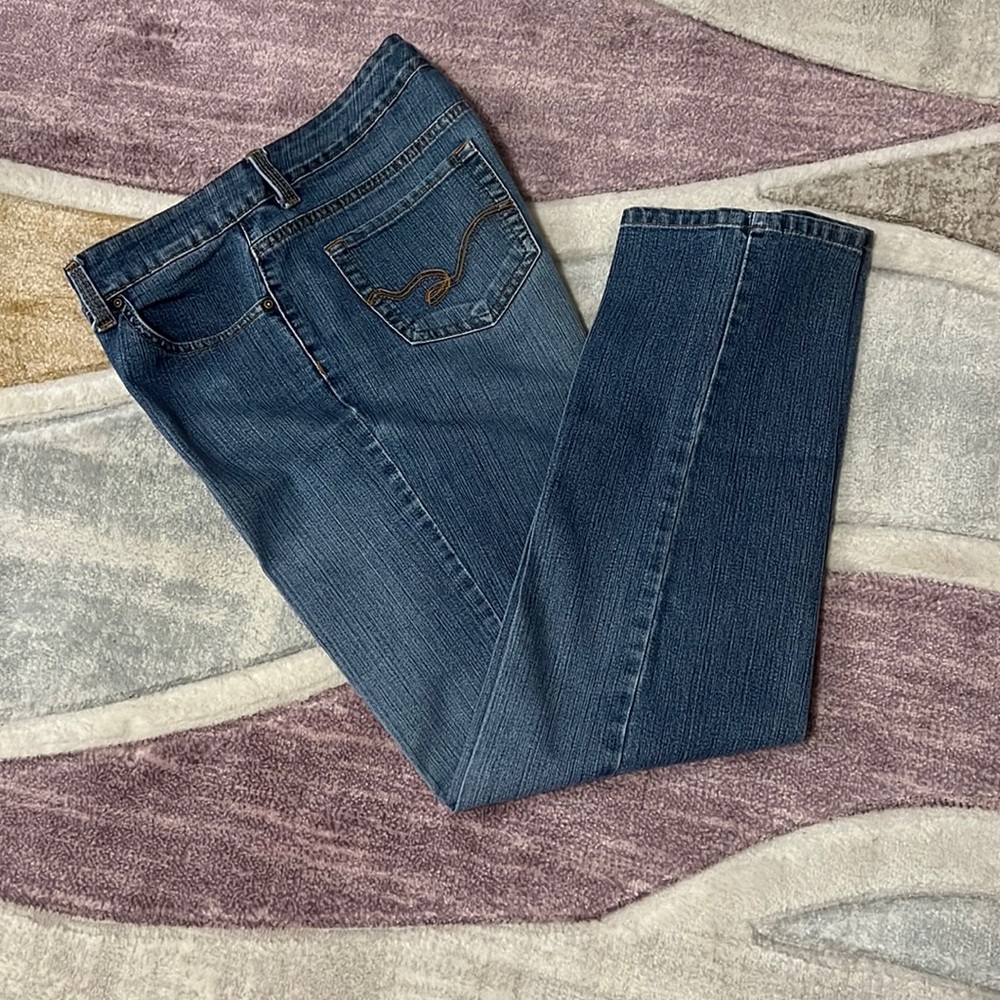 Relativity woman’s Jeans.